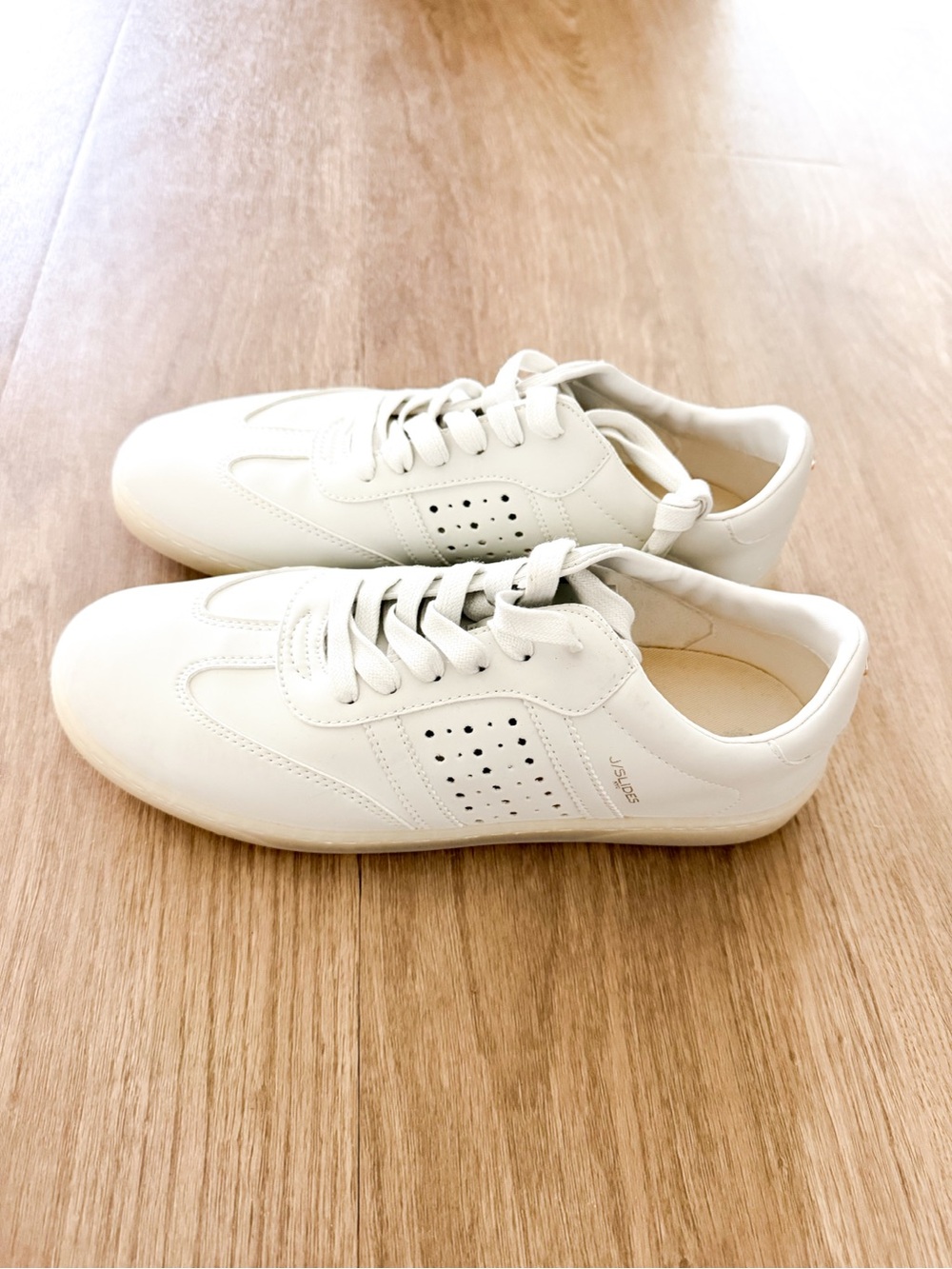 NWOT JSlide Sneakers 10